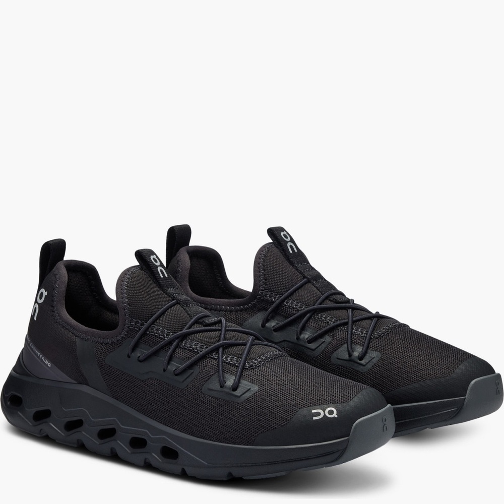 On cloud shoes size 3